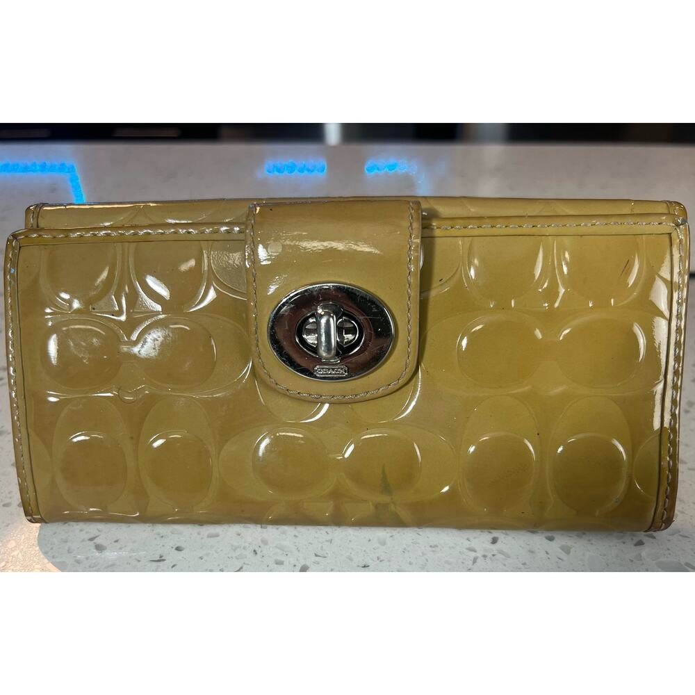 Coach PEANUT Wallet